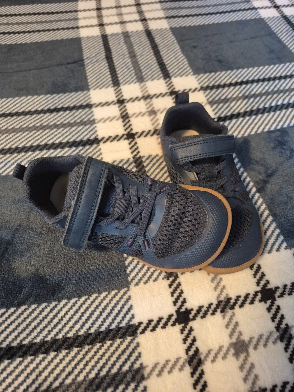 Pull top sz 10.5 wide (toddler)